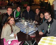 Das Team von Valentum Engineering auf dem Münchener Oktoberfest